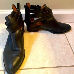 JEFFREY CAMPBELL BLACK BOOTIES